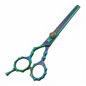 Ciseaux à effiler professionnels en titane de haute qualité, fabriqués au Pakistan, avec poignée texturée, pour salon de coiffure. - Product Image 2