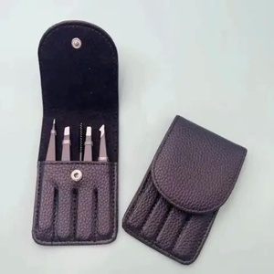 Pinzas para Cejas de Calidad Premium, Marca Privada, Acero Inoxidable Sólido, Punta Puntiaguda, Ligeras, Diseño Inclinado en Varios Tonos - Product Image 1