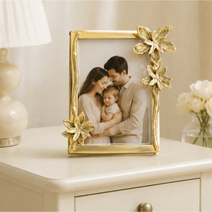 Cadre photo en métal doré avec accents floraux, élégant cadre photo de table pour fleurs, style moderne, cadre décoratif en métal, vente en gros - Product Image 6