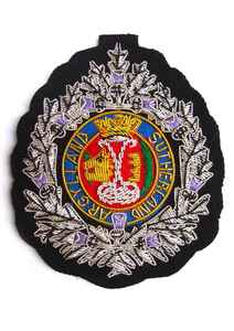 Badges brodés à la main avec des paillettes et des décorations métalliques, couleurs et formes personnalisables, résistants à l'eau, fabriqués en Inde - Product Image 2