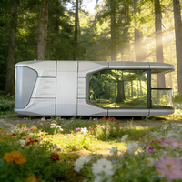 Maison capsule spatiale Apple préfabriquée moderne, cabine modulaire isolée et mobile pour les voyages en plein air et l'hébergement résidentiel