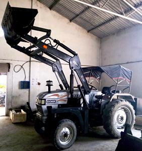 Tractor Mitsubishi de Alta Potencia de 45 CV con Cargador Frontal, Alta Alcance, 4x4, Bomba de Caja de Cambios, Componentes Centrales, Eficiente para Agricultura y Construcción - Product Image 5