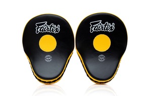 เป้าซ้อมมวย Fairtex สีเหลืองดำ รุ่นใหม่ พร้อมโลโก้สั่งทำพิเศษ  วัสดุหนัง สำหรับ MMA มวยไทย คิกบ็อกซิ่ง นักมวย - Product Image 2