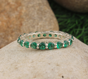 Bague en argent sterling avec serti de zircone cubique vert émeraude, taille ronde brillante, pour femmes, bijoux de naissance de mai, vente en gros - Product Image 3