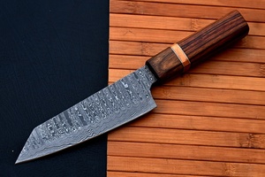 Couteau de Chef Professionnel en Acier Damas de Haute Qualité, Manche en Bois d'Olivier, Finition Polie, Compatible Lave-Vaisselle, Ambidextre, Étui en Cuir - Product Image 5