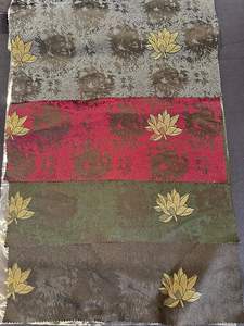 ผ้าซาตินโพลีเอสเตอร์ผ้าแจ็คการ์ดเนื้อนุ่มพิเศษสำหรับสตรีเส้นด้ายสีแดงเข้มแบบแห้งเร็วระบายอากาศได้ดี100% - Product Image 3