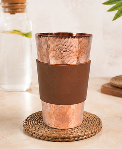 Verre à boire artisanal en cuivre pur avec étui en cuir, finition martelée, gobelet réutilisable pour la maison et le bureau - Product Image 4