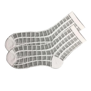 Calcetines de entrenamiento informales de algodón para hombre de calidad superior para invierno cálido blanco y negro antibacteriano al por mayor ODM - Product Image 4