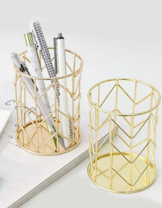 Support à stylos en métal doré en forme de cœur, organiseur de stylos et de marqueurs, porte-crayons pour étudiants, fabriqué en Inde, moderne 2023 - Product Image 1