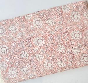 Tissu en coton 100% rose pâle uni, tricoté, motif floral Jaipur, pour la confection de robes pour femmes et filles - Product Image 2