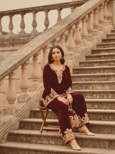 Ensemble Anarkali en velours marron brodé avec pantalon palazzo, tenue traditionnelle indienne et pakistanaise pour mariage, pour femme, toutes saisons - Product Image 2