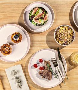 Ensemble d'assiettes à dîner en céramique mouchetée rose pâle, bordure élégante, glaçure lisse, design empilable durable, parfait pour une salle à manger moderne - Product Image 2