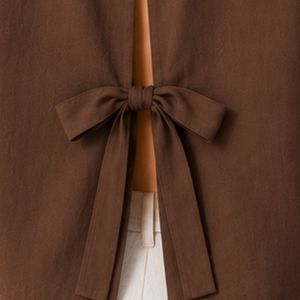 Camisa corta de lino bordada en color marrón personalizada para mujer, de manga corta, con botones, informal, para verano, con logotipo personalizado y etiqueta privada. - Product Image 6
