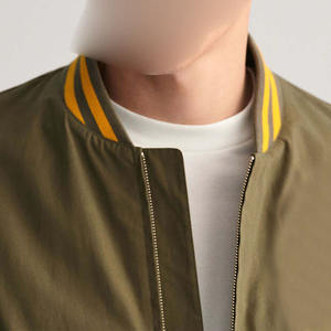 Blouson Bomber Unisexe Hiver-Printemps Tendance, Blouson de Baseball Varsity Personnalisé avec Broderie, Vente en Gros pour Homme - Product Image 2