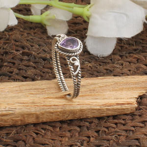Bague en argent sterling 925 avec améthyste naturelle ronde taille brillant sertie clos, pierre précieuse violette, bijoux authentiques en gros pour femmes - Product Image 1