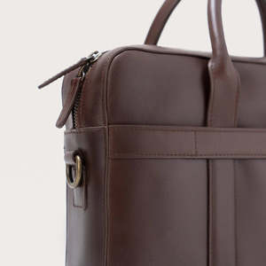 Maletín de Cuero Marrón Premium Hecho a Mano para Portátil, Bolsa de Oficina, Cierre de Cremallera Clásico, Fabricante OEM - Product Image 4