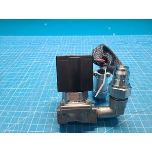 Válvula Solenoide Piloto de 2 Puertos SMC VXZ2230G VXZ2230G-03-5G1-X946 Usada Como Parte del Equipo Legacy Semiconductor - Product Image 4