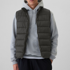 Chaqueta sin mangas con cuello alto y cremallera completa para hombre, estilo casual de invierno, tipo puffer. - Product Image 3