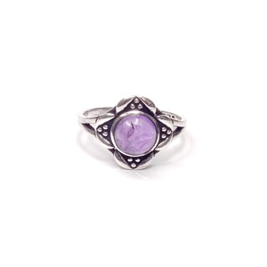 Bague en améthyste et moissanite de 3,3 grammes, produit élégant et stylé - Product Image 1