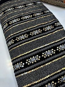 Tissu en velours élégant brodé avec un motif jacquard à paillettes pour robes de soirée, vêtements de cérémonie et robes de luxe - Product Image 3