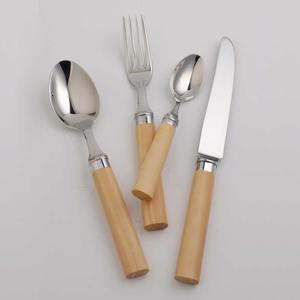 Ensemble de couverts en argent avec manches en bois, couverts élégants pour la salle à manger, ustensiles de cuisine haut de gamme, vaisselle élégante pour les repas - Product Image 3