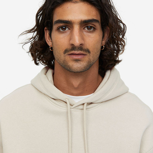 Sudadera con capucha OEM de manga larga con bolsillo canguro, logo estampado y efecto desgastado, de tela gruesa y corte oversize. - Product Image 6