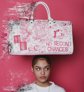 Sac de voyage en cuir premium rose style graffiti, grande capacité, design élégant et fabrication en gros - Product Image 2