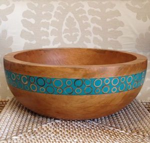 Moderno Tazón de Madera de Mango Hecho a Mano con Interior Esmaltado Blanco, Ecológico, Duradero, Diseño Minimalista para Servir Ensaladas y Uso en Fiestas - Product Image 5