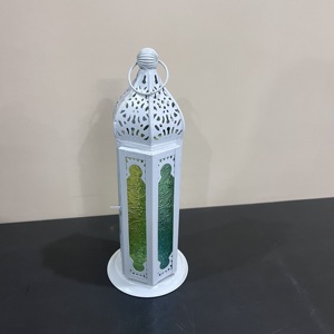 Lanterne décorative en fer blanc avec panneaux en verre coloré, style vintage, porte-bougie pour anniversaire, Noël, Pâques, décoration de la maison - Product Image 1