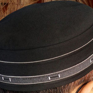 Bonnet de prière musulman blanc uni, doux et léger, style Kufi, pour la tenue islamique, commandes en gros - Product Image 4