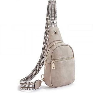Sac banane tendance et stylé, pochette de taille, sac à bandoulière, sac ceinture de haute qualité en vente au Pakistan - Product Image 2