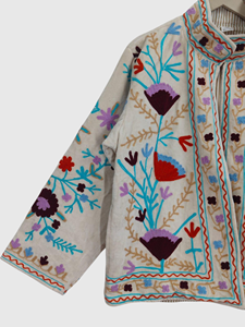 Chaqueta con Cuello Mandarín y Bordado Floral a Mano, Manga Larga, Talla Grande, Estilo Boho Chic de Algodón para Mujer, Ropa de Primavera - Product Image 5