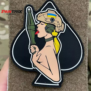 Parche de Goma PVC Personalizado de Alta Calidad para Marcas de Ropa, Parche de Logotipo Suave al Tacto, Duradero e Impermeable para Accesorios - Product Image 5