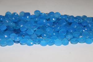 Cuentas en forma de corazón facetadas de calcdonia azul 8-9mm 8 pulgadas Hilo de piedra natural de Corte Lateral - Product Image 2