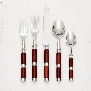 Ensemble de couverts modernes avec manches en bois, couverts en acier inoxydable, couteau, fourchette, cuillère, passe au lave-vaisselle, vaisselle de mariage - Product Image 1