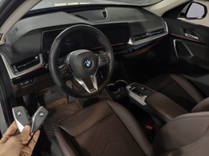 <span class=keywords><strong>BMW</strong></span> <span class=keywords><strong>X1</strong></span> SDrive20Li 1.5T <span class=keywords><strong>2023</strong></span>, édition essence automatique, pack X Design, SUV tout neuf - Product Image 4