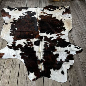 Tapis en cuir de vache véritable fait main de qualité supérieure, tapis en peau de vache authentique pour la décoration intérieure, tapis en cuir de vache naturel authentique - Product Image 6