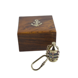 Llavero de Diseño Exclusivo, Estilo Fresco y Moderno, con Acabado Pulido y Caja de Madera, Anillo Náutico para Llaves - Product Image 1