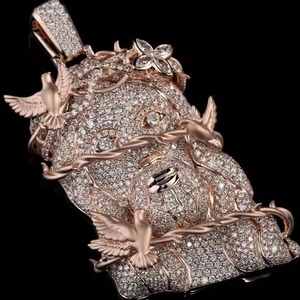 จี้พระเยซูเงินแท้ 925 ประดับมงกุฎโมอิสซาไนต์ สร้อยคอสำหรับทุกเพศ - Product Image 1