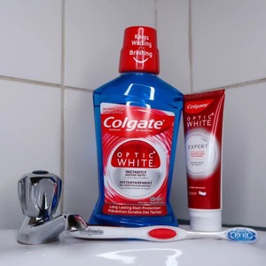 Enjuague Bucal Blanqueador Profesional Colgate Optic White con Limpieza Profunda y Eliminación de Manchas - Product Image 3