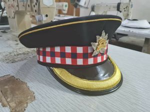 Sombreros Cold Era Gorra con visera británica Tamaños de color personalizados Sombreros con visera de lana de algodón con insignias Fábrica - Product Image 2
