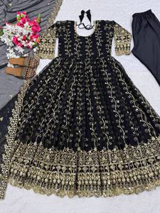 Ensemble de robe Anarkali en faux georgette de qualité supérieure pour femmes avec broderie de paillettes, pantalon Chudi et dupatta de créateur - Product Image 2