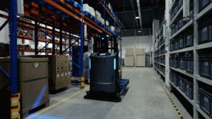 Transpaleta AGV para vehículo guiado automatizado con batería de litio de radio de giro pequeño de cuerpo estrecho de 2T - Product Image 6