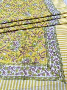 ผ้าซิ่นลายดอกไม้สีเหลืองสดใส พิมพ์ลายด้วยมือ ผ้าฝ้าย ผ้าซิ่นขนาดใหญ่ ไอเดียของขวัญสำหรับเธอ เครื่องประดับแฟชั่นผู้หญิง ขายส่ง - Product Image 1