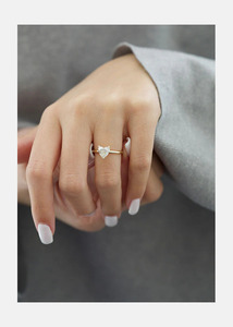Bague de fiançailles solitaire en or jaune avec diamant de laboratoire taille cœur - Product Image 6