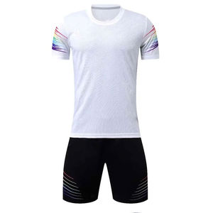 Maillots de football respirants à manches courtes de haute qualité en gros, 100 % polyester 180 GSM, séchage rapide, avec logo personnalisé - Product Image 1