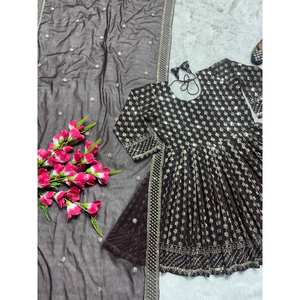 Conjunto de Top, Pantalón y Dupatta de Fiesta para Mujer, Diseño Elegante - Product Image 4