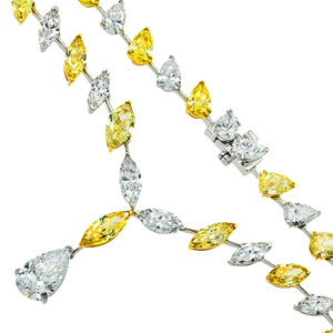 Collier pendentif en diamants jaunes et blancs multiformes, deux tons, 14 carats, fabrication indienne, pour femmes, disponible au meilleur prix - Product Image 2