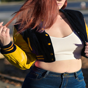 Veste courte universitaire pour femme, style Letterman, noir et jaune, avec manches en similicuir, vêtement d'extérieur décontracté, mode féminine - Product Image 1