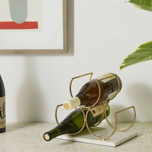 Estante para vinos minimalista de hierro para encimera, para almacenamiento en cocinas modernas, con marco de metal duradero y soporte para botellas. - Product Image 1